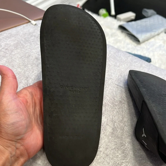 Givenchy slides decent condition with some wear - Picture 4 of 5